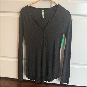 Honeydew intimates PJ top. Ribbed Henley. Super soft and stretchy. Sz L